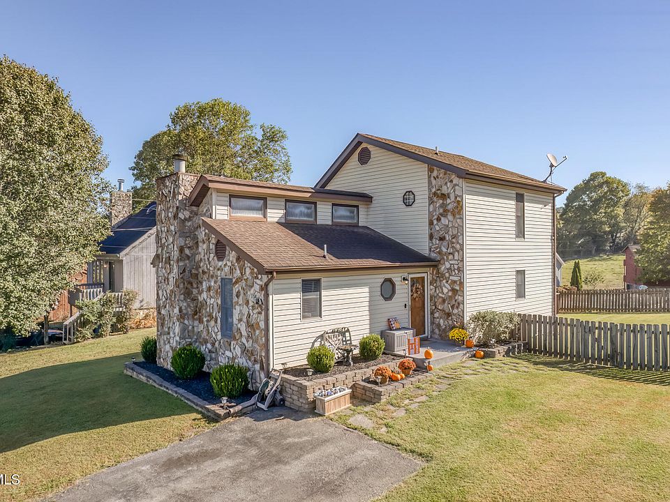1st image of 12 Crouch Ct