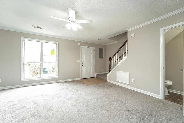 5713 Wells Cir — Photo 2