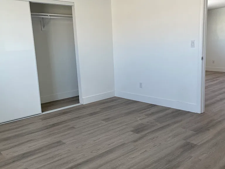 1093 Grand Ave #3 — Photo 6