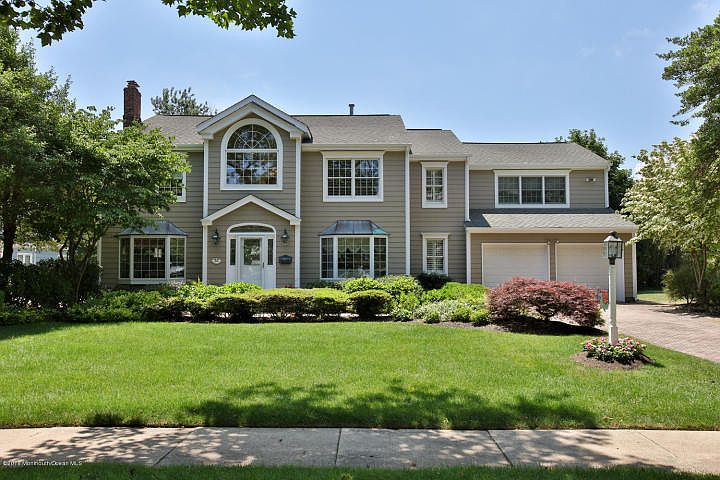 1st image of 204 Crescent Pkwy