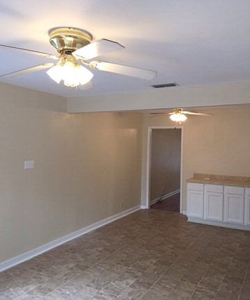 3rd image of 629 S Lantana Dr