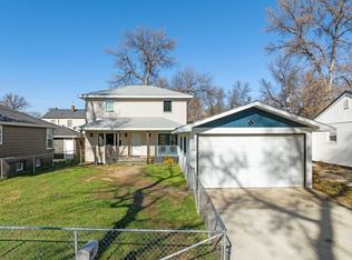 910 1st Ave SW, Minot, ND 58701
