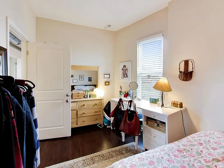 1418 W 18th St #3 — Photo 10