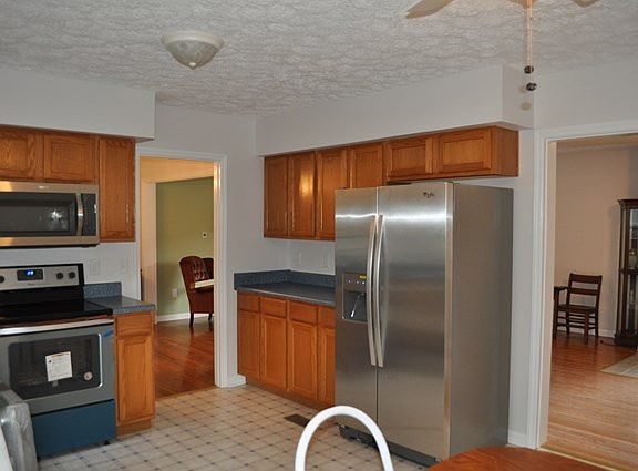 5th image of 218 Barnes Creek Ct