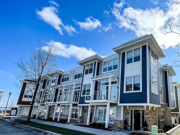 313 East Pier STREET #B, Port Washington, WI 53074