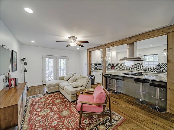 2nd image of 1902 Norfolk Ave