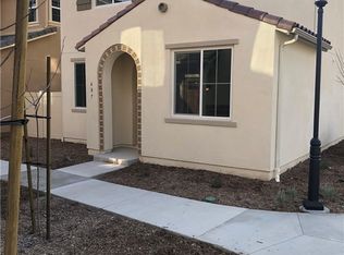 687 S Brampton Ln, Rialto, CA 92376