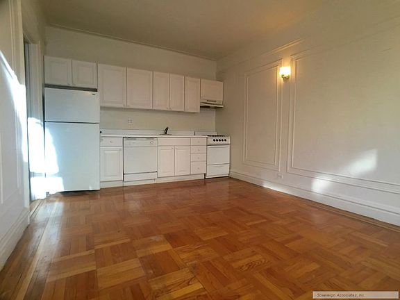 4th image of 106 Pinehurst Ave APT A57