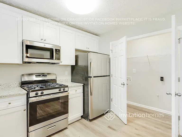 2118 Sugar Creek Close — Photo 10