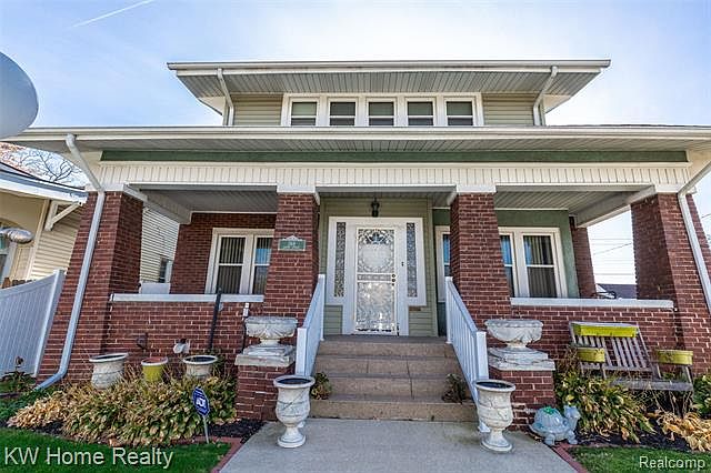 1st image of 169 Eason St