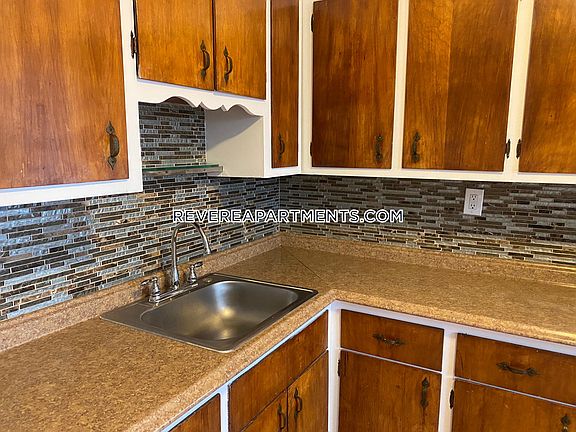 3rd image of 284-1 Revere St