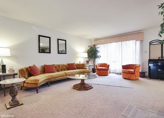 5th image of 7139 N Hamlin Ave