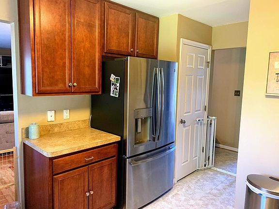 4th image of 1805 William St Unit 113D