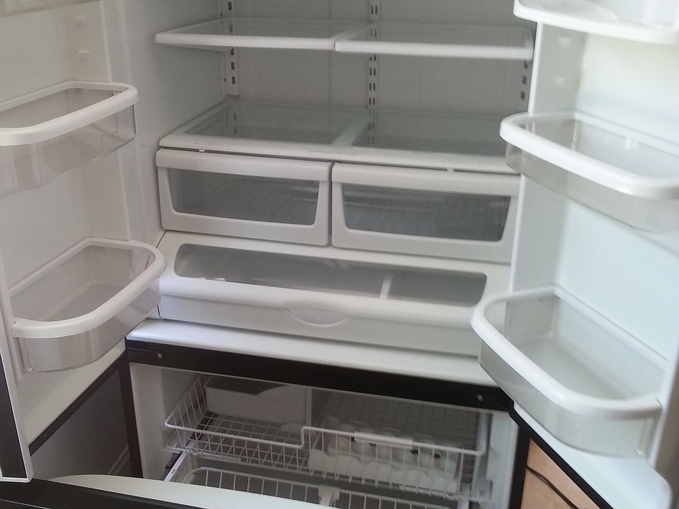 nice side by side fridge included