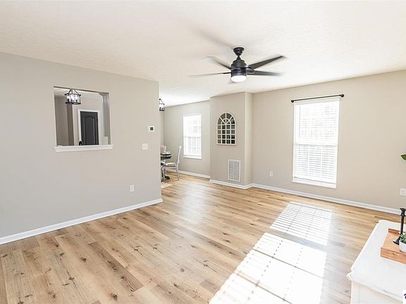 5th image of 248 Blossom Ln