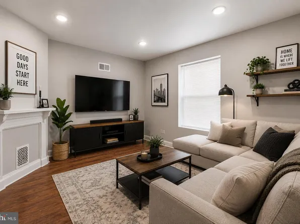 59 E Coulter St, Philadelphia, PA 19144