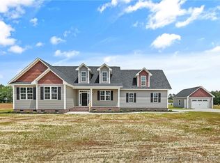 3018 Dinwiddle Dr, Wade, NC 28395