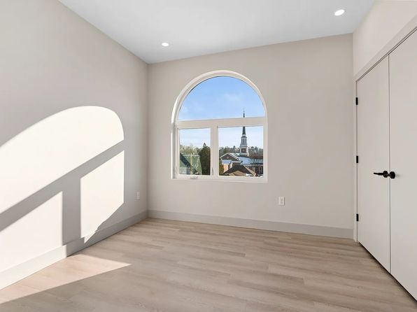 463 Franklin St #202