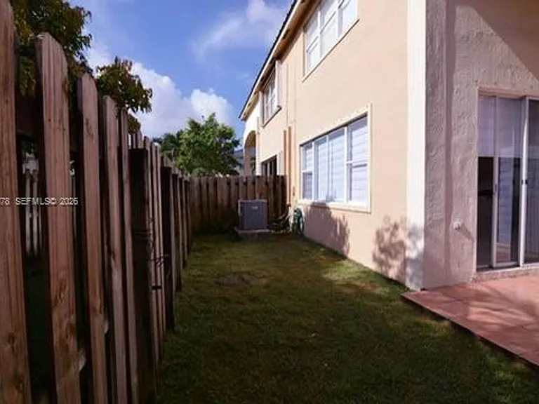 5527 NW 113th Ave #Townhouse 5527 — Photo 28