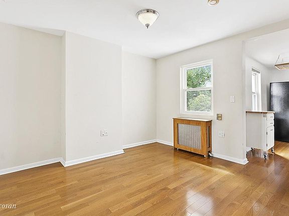 5th image of 292 18th St #1