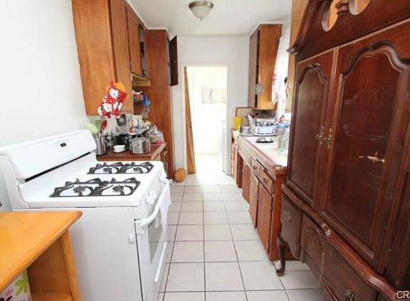 4th image of 9626 Marshall St