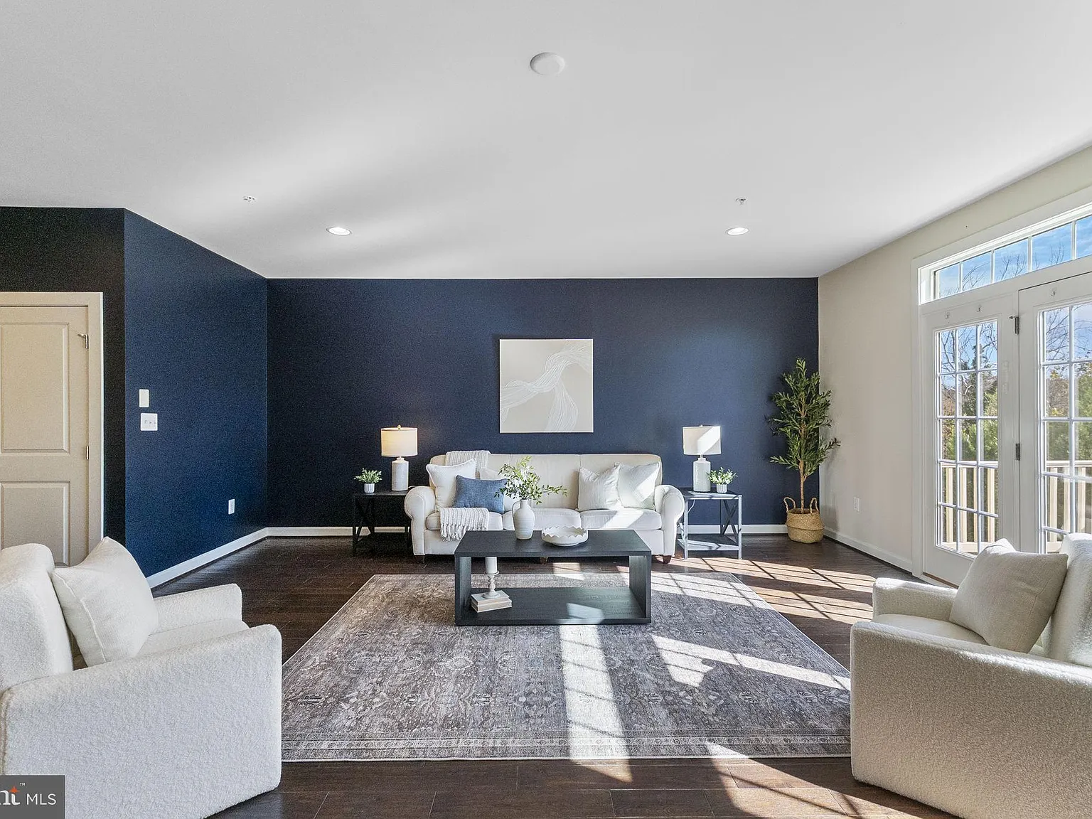 4 bed, 4.5 bath, 3600 sqft, $4,850 — Photo 2