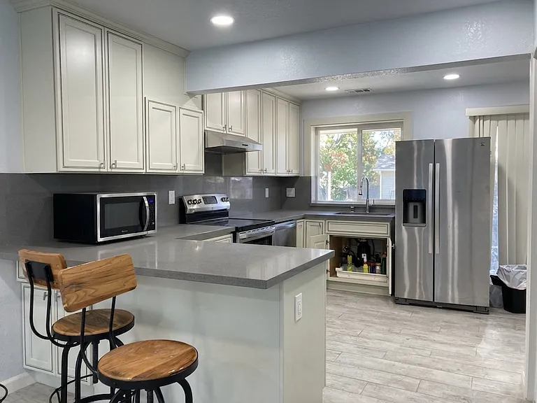 1206 Sargenti Ct — Photo 2
