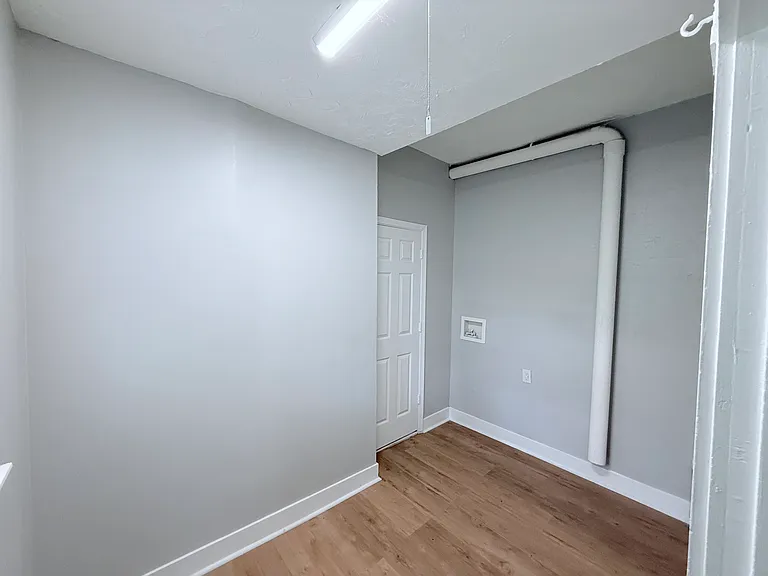 738 Chartiers Ave — Photo 14