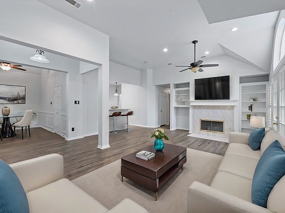 2nd image of 4024 Lamorna Dr
