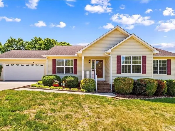 125 Fawnwood Dr, Statesville, NC 28625