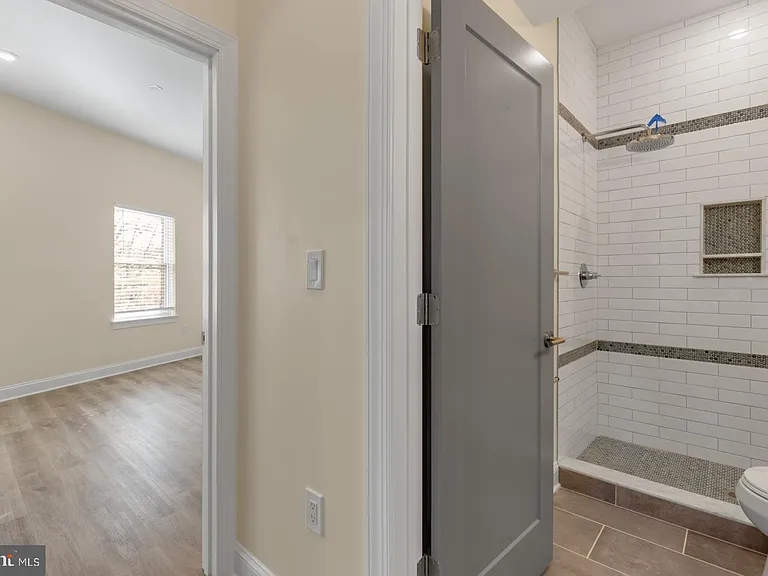 511 Gorgas Ln #E — Photo 12