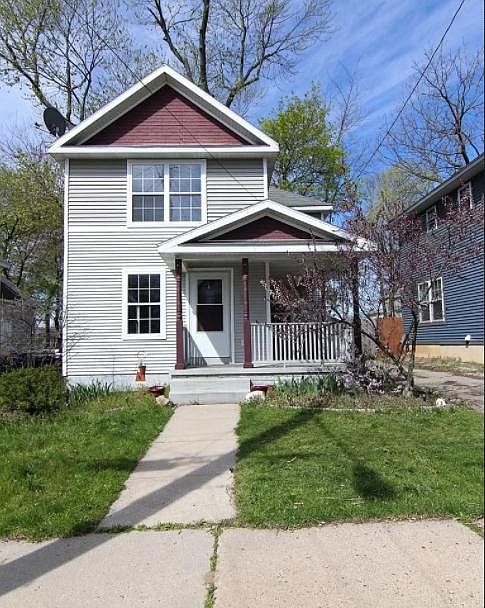 1st image of 441 Charles Ave SE