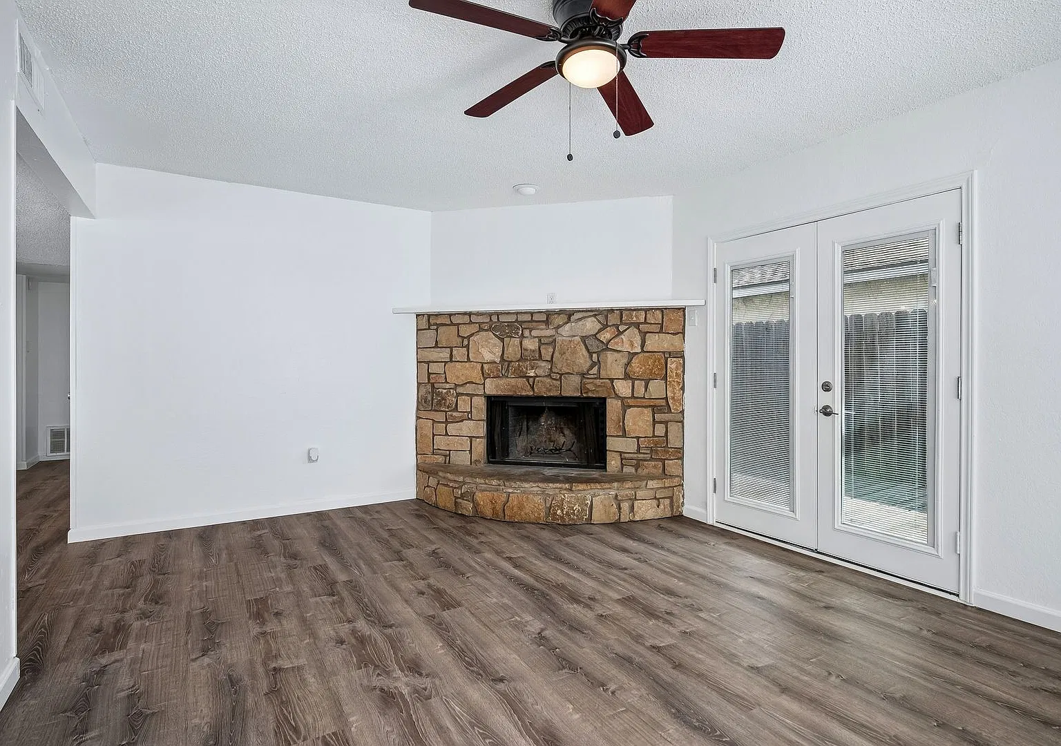 1805 Gentle Wind Dr, Arlington, TX 76018 — Photo 3