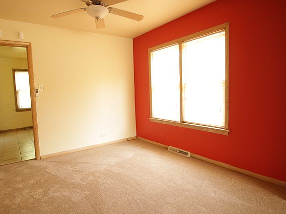5th image of 13620 S School St