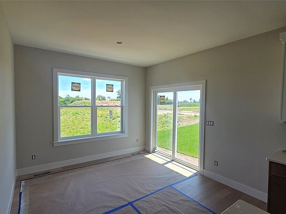 5th image of 8806 Zeppelin Ave NE