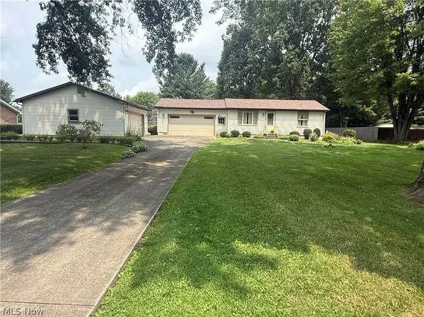 5771 Merwin Chase Rd, Brookfield, OH 44403