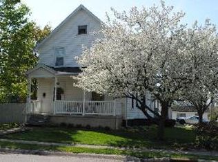 324 N Chestnut St, Princeton, IL 61356