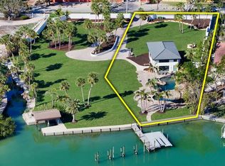684 Freeling Dr #1, Sarasota, FL 34242