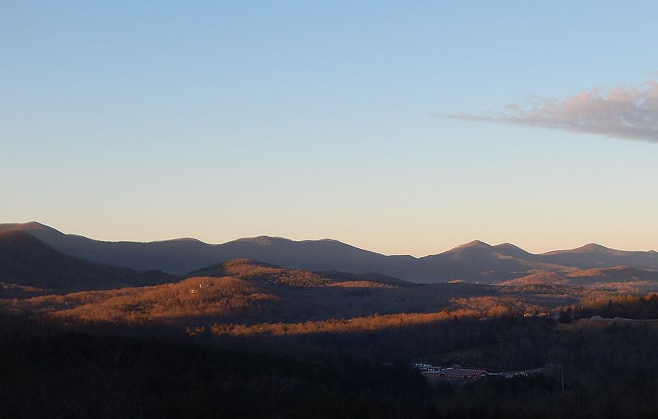 2nd image of 160 Sunny View Dr