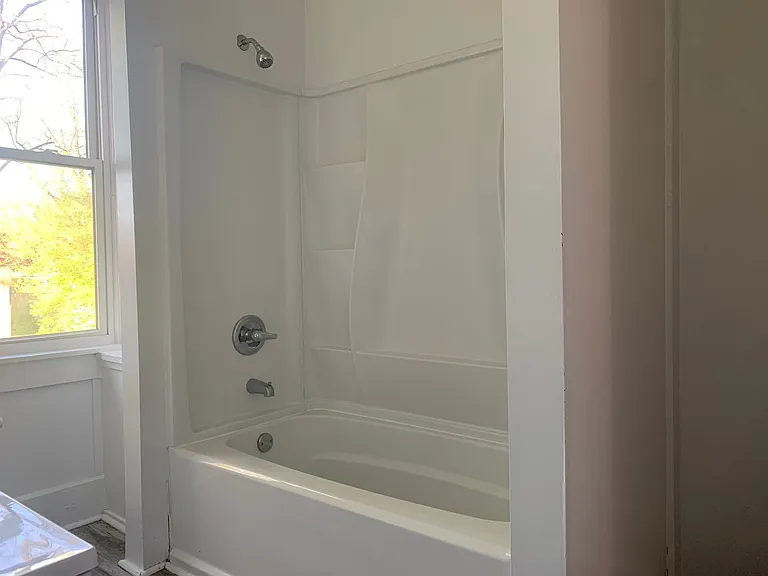 127 W Market St — Photo 31