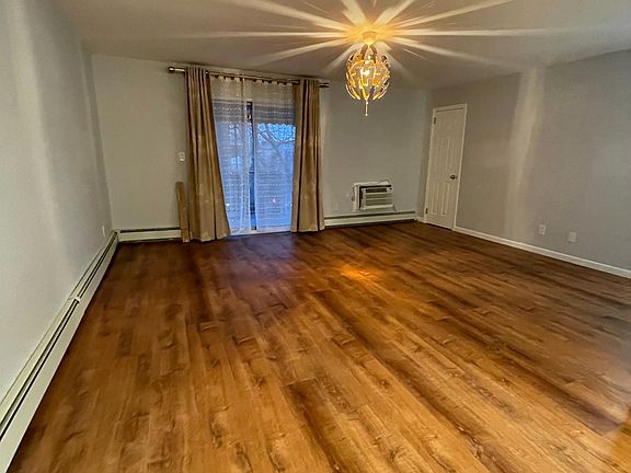 4th image of 8326 19th Ave #2