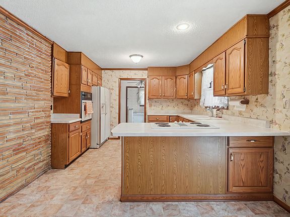 5th image of 1130 McDonald Dr