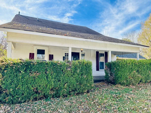 304 E Railroad St, Dickson, TN 37055