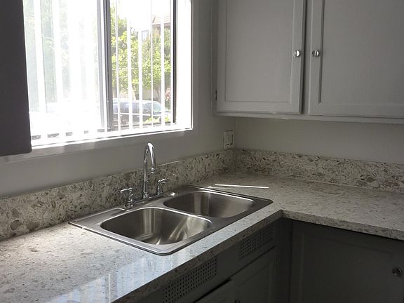 4th image of 618 E Chevy Chase Dr #618