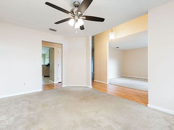 4th image of 506 Jimbay Dr