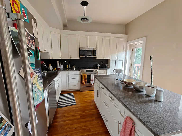 236 Columbia St — Photo 29