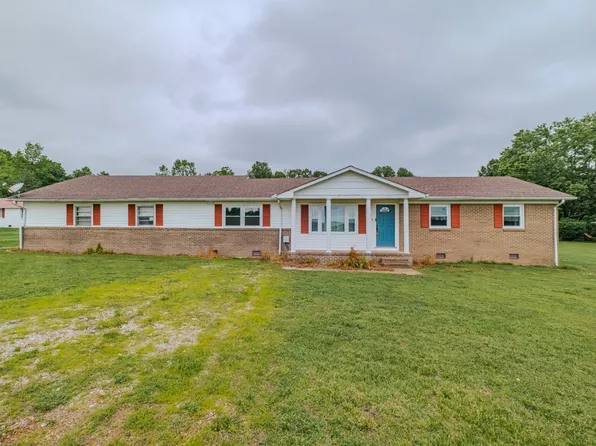 4973 Awalt Rd, Tullahoma, TN 37388
