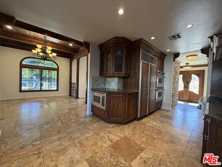12841 Landale St — Photo 23