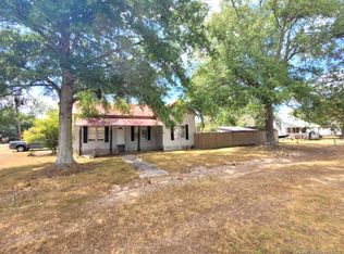 305 N 6th St, Kinder, LA 70648