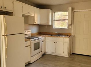 Lakefront Rentals ~ Duplexes, Tupelo, MS 38801
